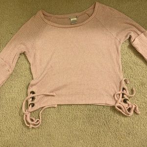 Juniors pink knit crop top